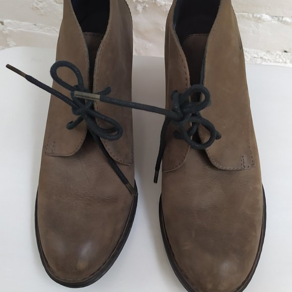 Born leather Booties, size 9 - Picture 2 of 5